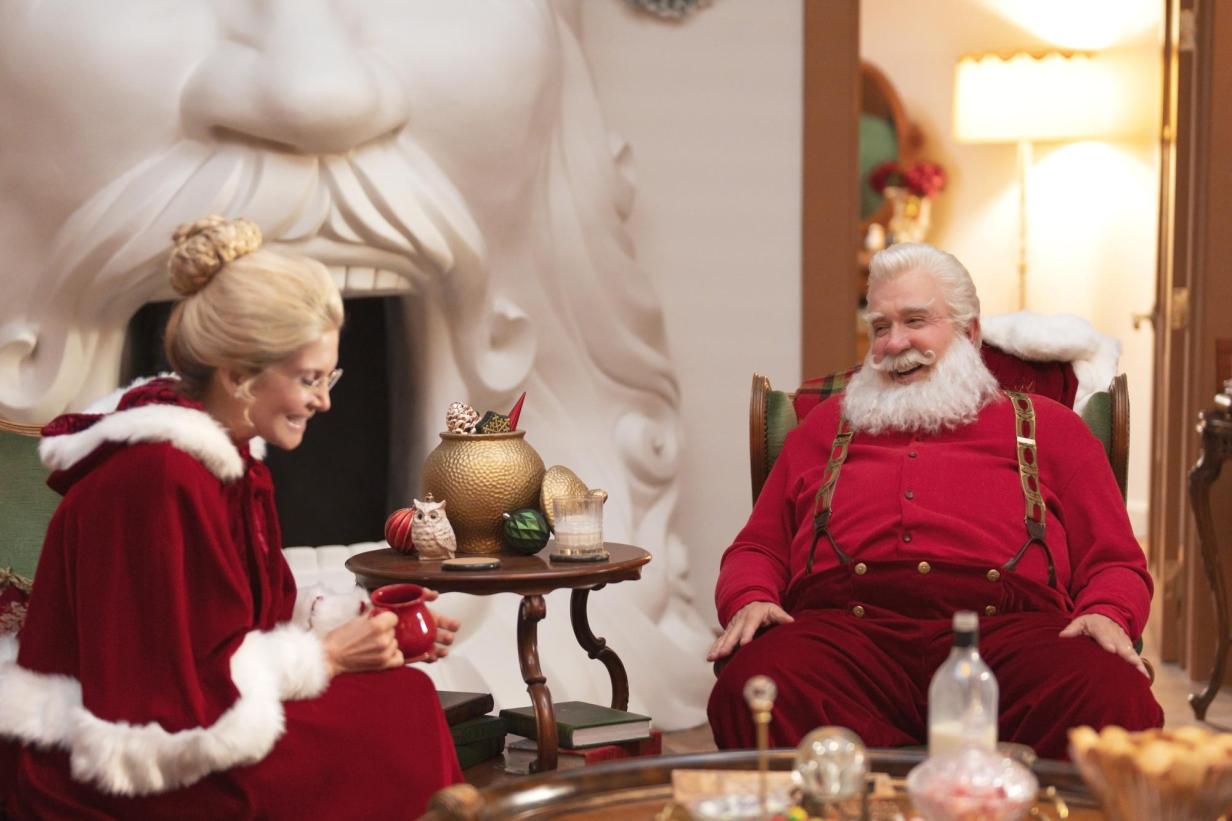 Tim Allen Und Elizabeth Mitchell In Santa Clause Die Serie Auf Disney