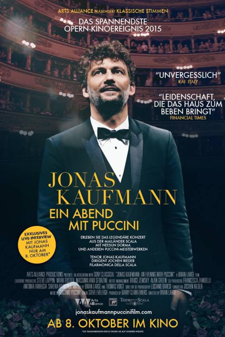 Ein Plakat für „Jonas Kaufmann: Ein Abend mit Puccini“ zeigt den Sänger im Smoking vor einem Opernhaus.