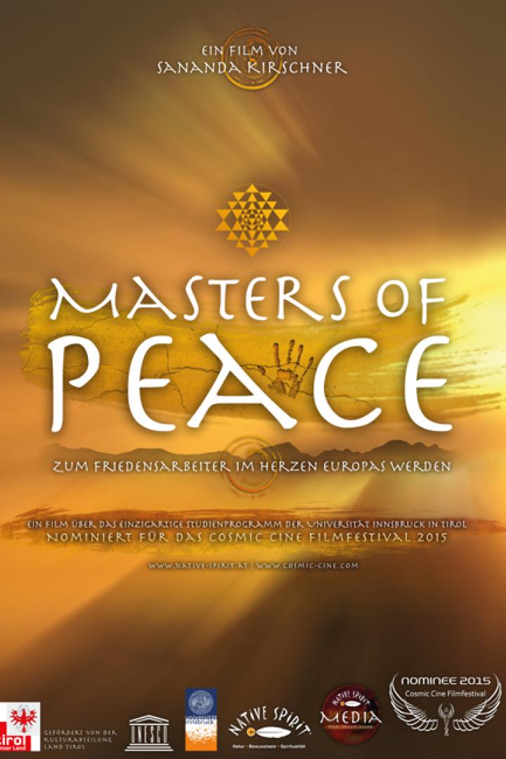 Das Filmplakat für „Masters of Peace“ zeigt den Titel und den Untertitel „Zum Friedensarbeiter im Herzen Europas werden“.