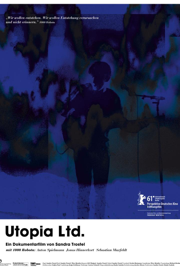 Das Filmplakat für „Utopia Ltd.“ zeigt einen Musiker im blauen Licht.