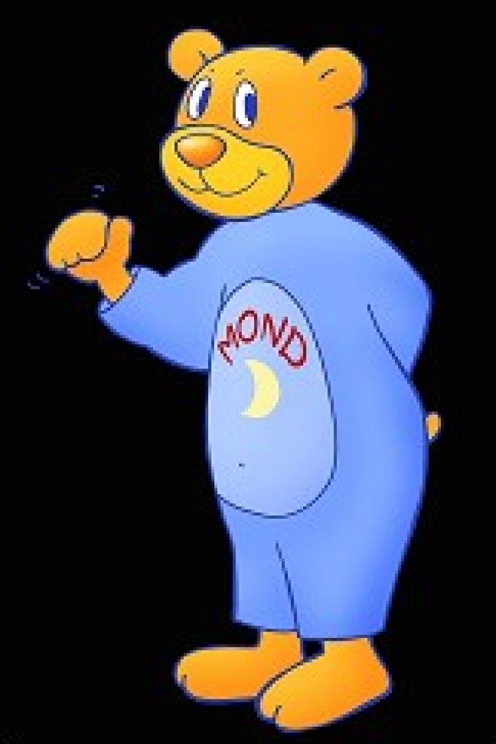 Ein Cartoon-Bär im Schlafanzug mit dem Wort „Mond“ und einem Halbmond darauf.