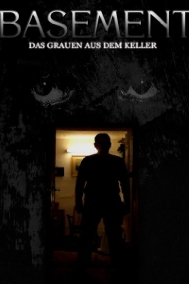 Das Filmplakat für „Basement – Das Grauen aus dem Keller“ zeigt eine dunkle Gestalt im Türrahmen.