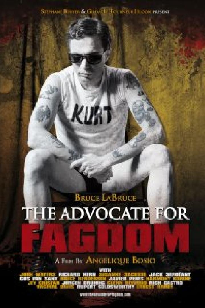 Das Filmplakat für „The Advocate for Fagdom“ mit Bruce LaBruce auf einem Thron.