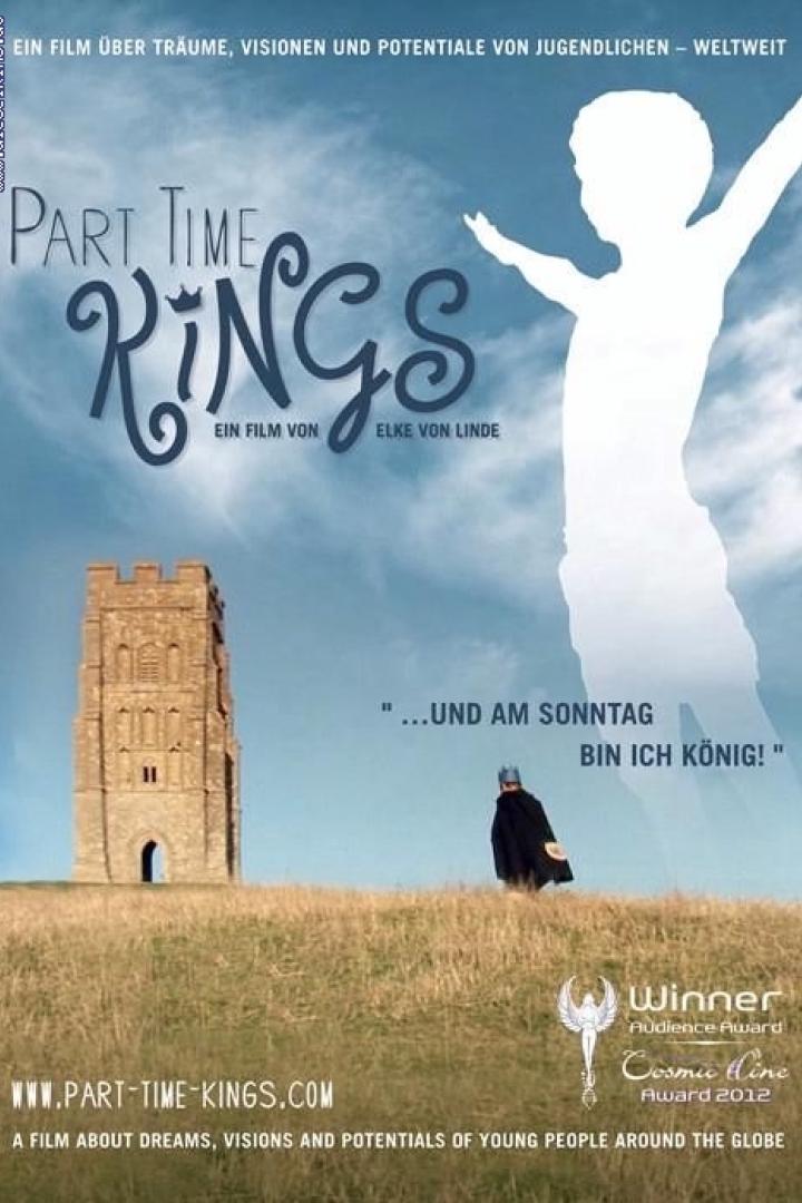 Das Filmplakat für „Part Time Kings“ zeigt einen Jungen mit Krone vor einem Turm und einer Silhouette.