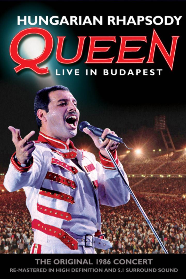 Freddie Mercury von Queen tritt in Budapest während der „Hungarian Rhapsody“ Tour 1986 auf.
