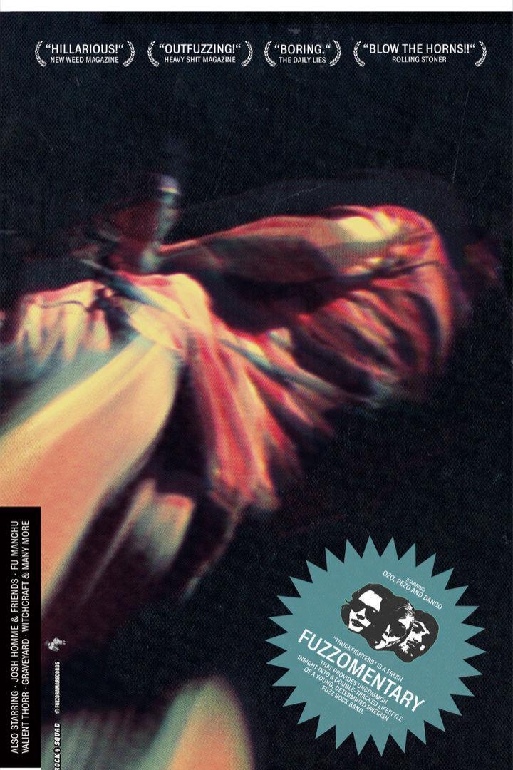 Das Filmplakat für „Truckfighters“ zeigt eine verschwommene, farbintensive Darstellung der Band.