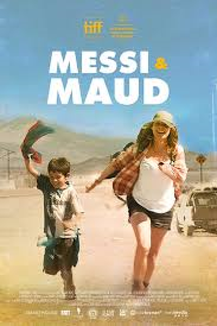 Das Filmplakat für „Messi & Maud“ zeigt eine Frau und ein Kind, die in einer staubigen Landschaft rennen.