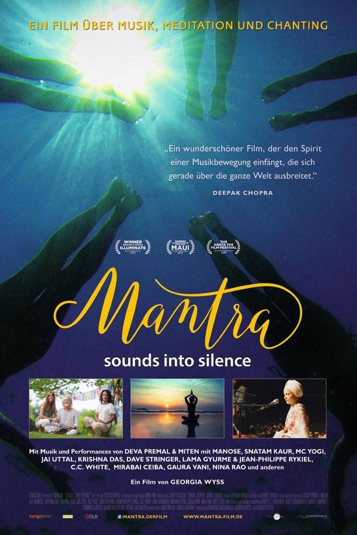 Das Filmplakat für „Mantra: Sounds into Silence“ zeigt Unterwasseraufnahmen und spirituelle Bilder.