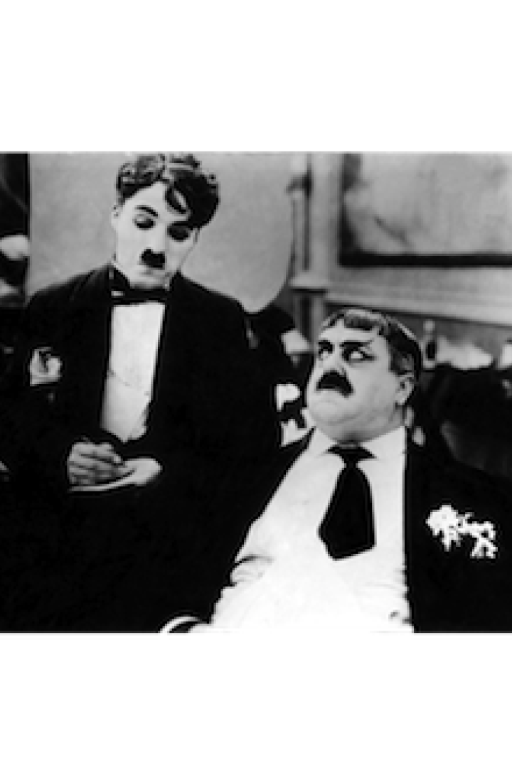 Drei Szenen mit Charlie Chaplin in verschiedenen Filmen.