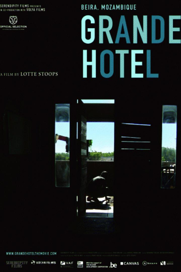 Das Filmplakat für „Grande Hotel“ von Lotte Stoops, der in Beira, Mosambik, spielt.