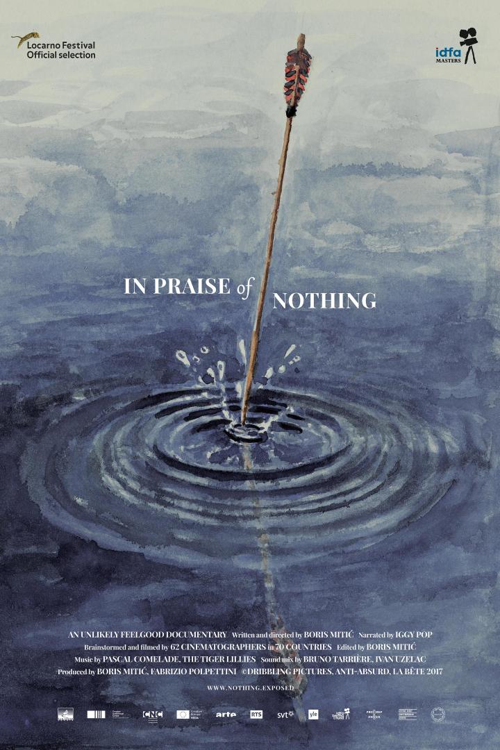 Das Filmplakat für „In Praise of Nothing“ zeigt einen Pfeil, der ins Wasser gefallen ist.