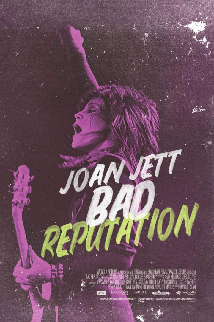 Das Filmplakat für „Joan Jett: Bad Reputation“ zeigt Joan Jett mit erhobener Faust und Gitarre.