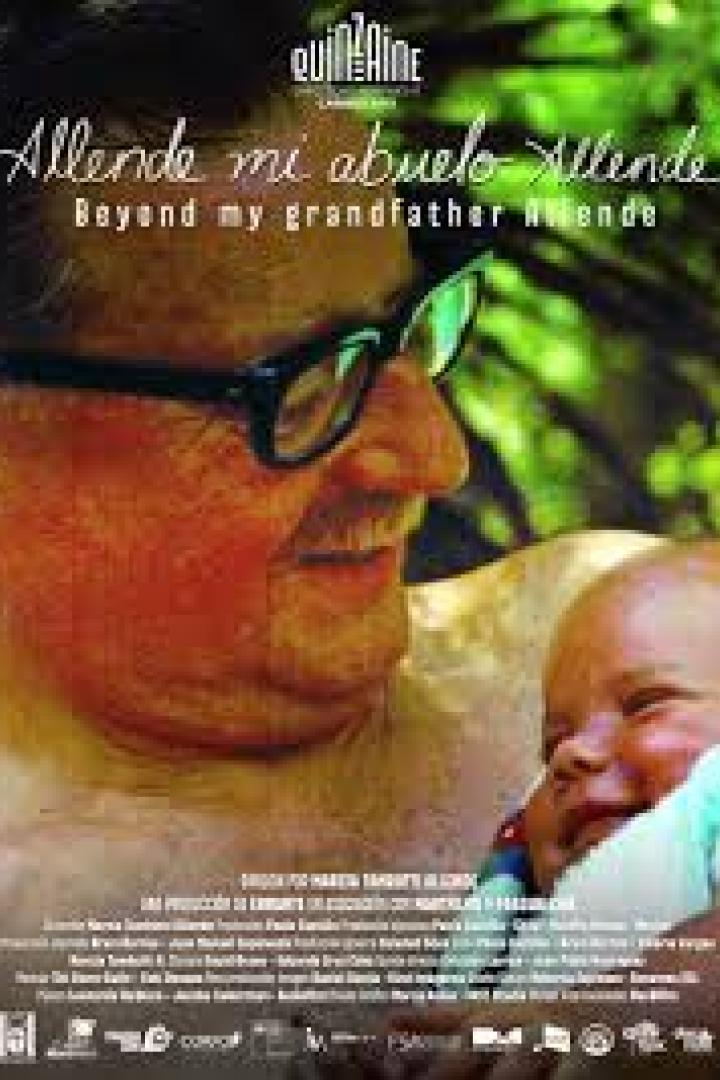 Das Filmplakat für „Allende mi abuelo Allende“ zeigt ein Porträt von Salvador Allende mit einem Baby.