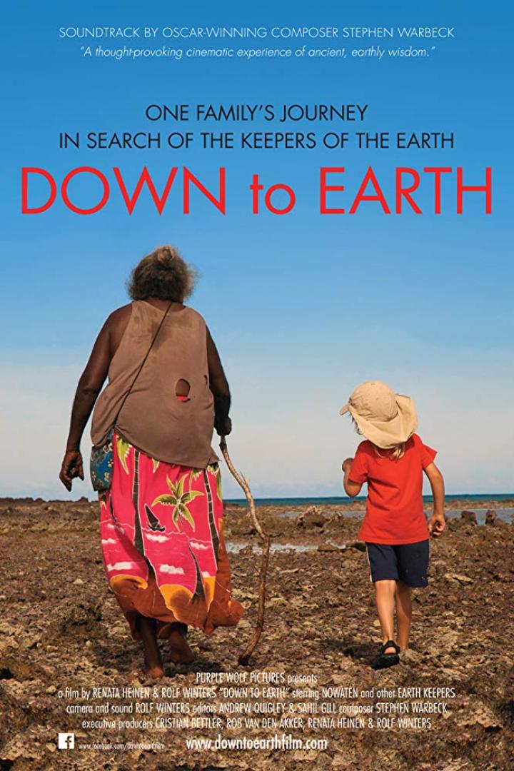 Eine indigene Frau und ein Kind auf dem Filmplakat zu „Down to Earth“.
