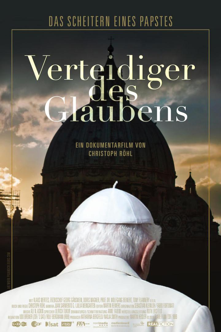 Das Filmplakat für „Verteidiger des Glaubens“ zeigt den Papst vor dem Petersdom.