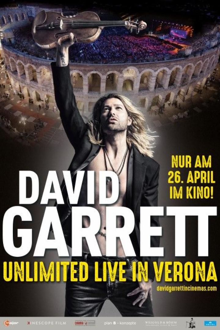 Ein Werbeplakat für „David Garrett: Unlimited Live in Verona“ mit David Garrett, der eine Geige hochhält, vor der Arena von Verona.