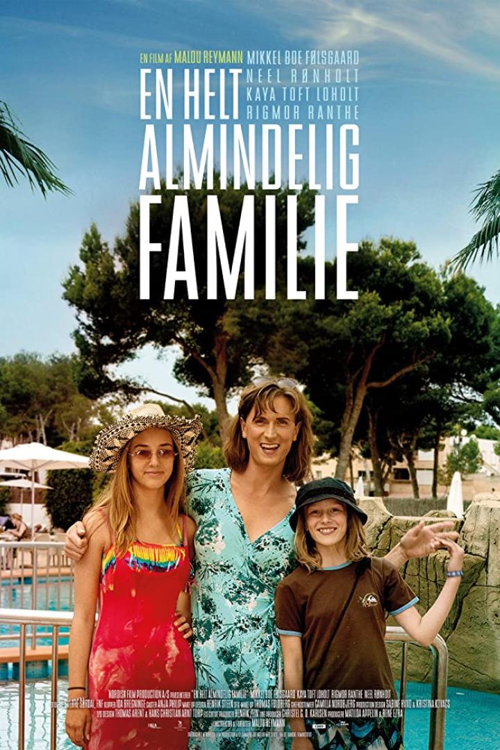 total-normale-familie-plakat.jpg