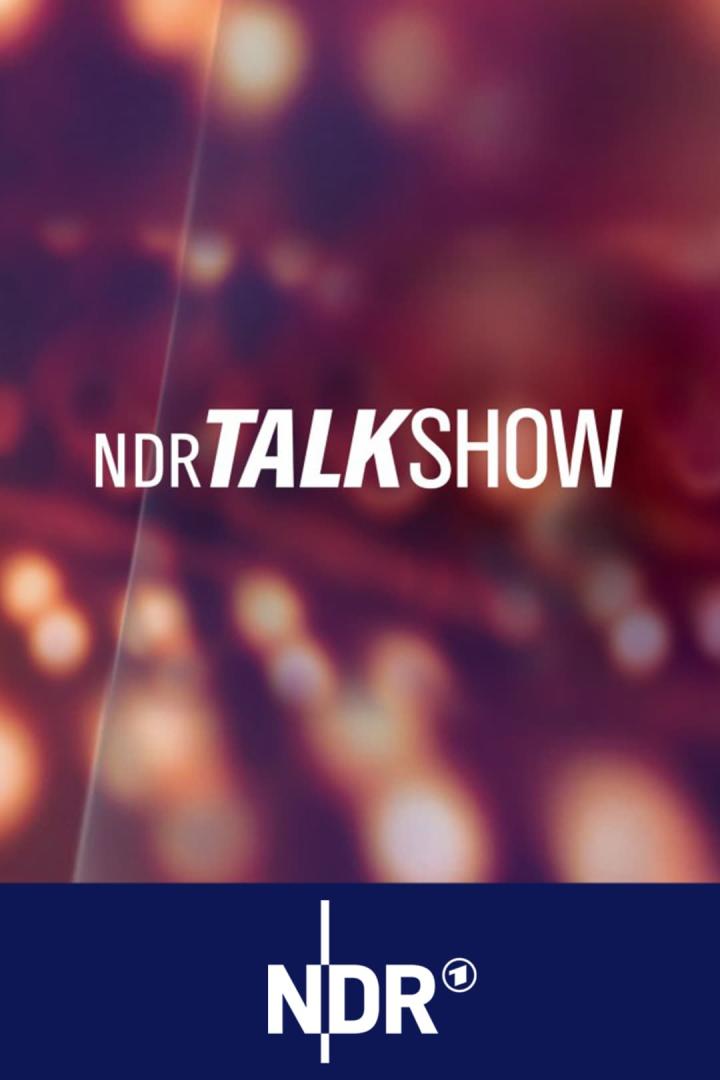 Logo der „NDR Talkshow“ vor einem unscharfen, farbigen Hintergrund.