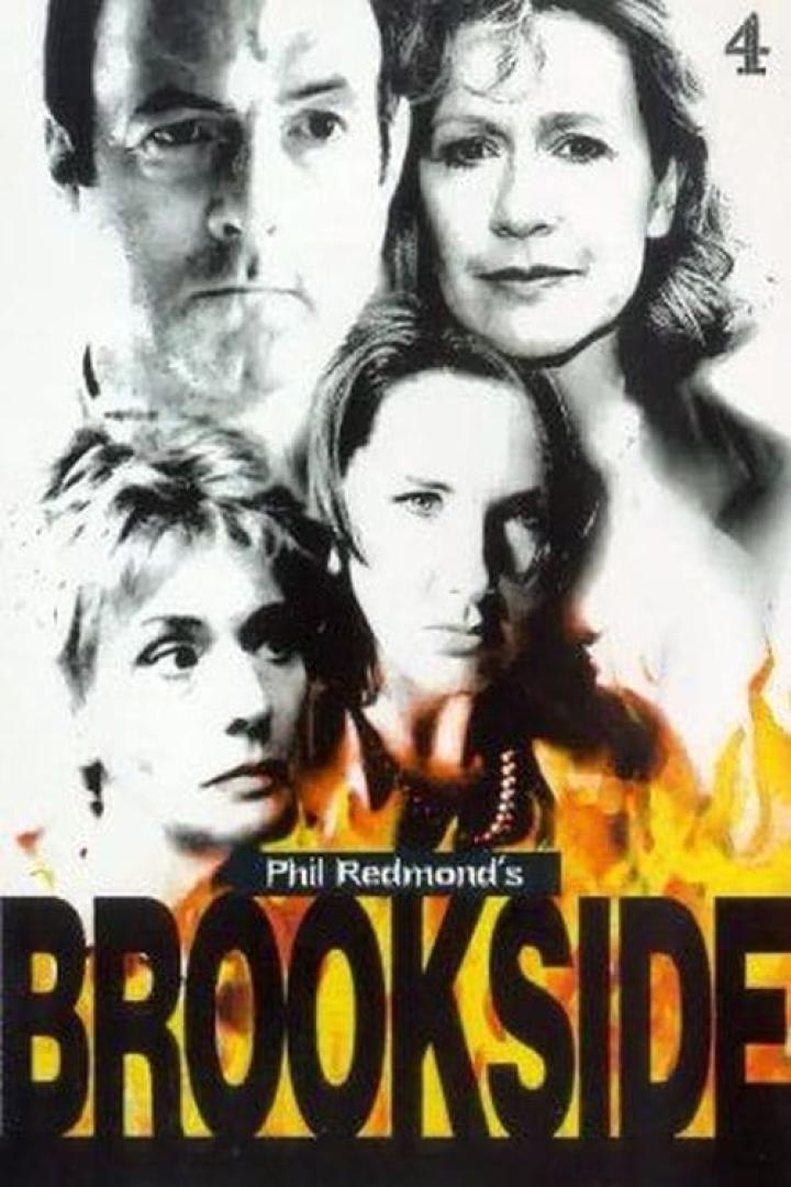 Das Cover der Fernsehserie „Brookside“ mit den Porträts von vier Darstellern.