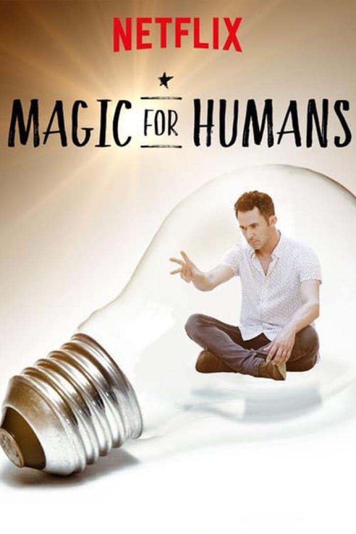 Das Netflix-Logo und das Cover der Sendung „Magic for Humans“ mit Justin Willman in einer Glühbirne.