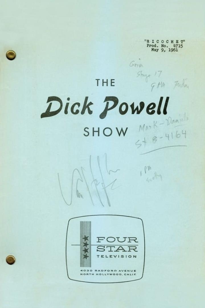 Das Titelblatt des „The Dick Powell Show“-Drehbuchs mit handschriftlichen Notizen und Unterschriften.