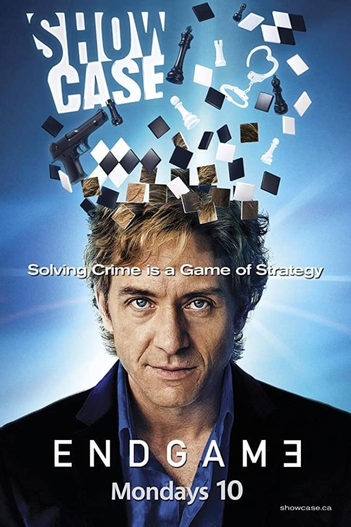 Ein Poster für die Fernsehserie „Endgame“ mit Schachfiguren, einer Pistole und einem Mann.