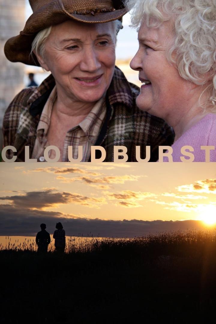 Das Filmplakat für „Cloudburst“ zeigt zwei ältere Frauen und eine Sonnenuntergangsszene.