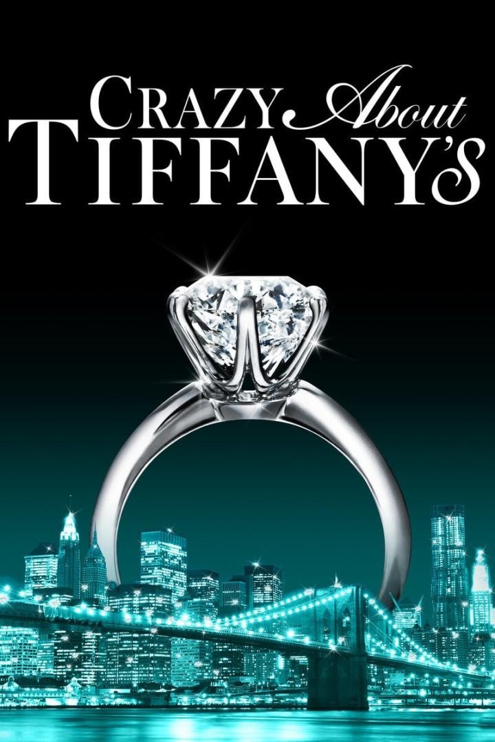Das Filmplakat für „Crazy About Tiffany's“ zeigt einen Diamantring vor der Skyline von New York.