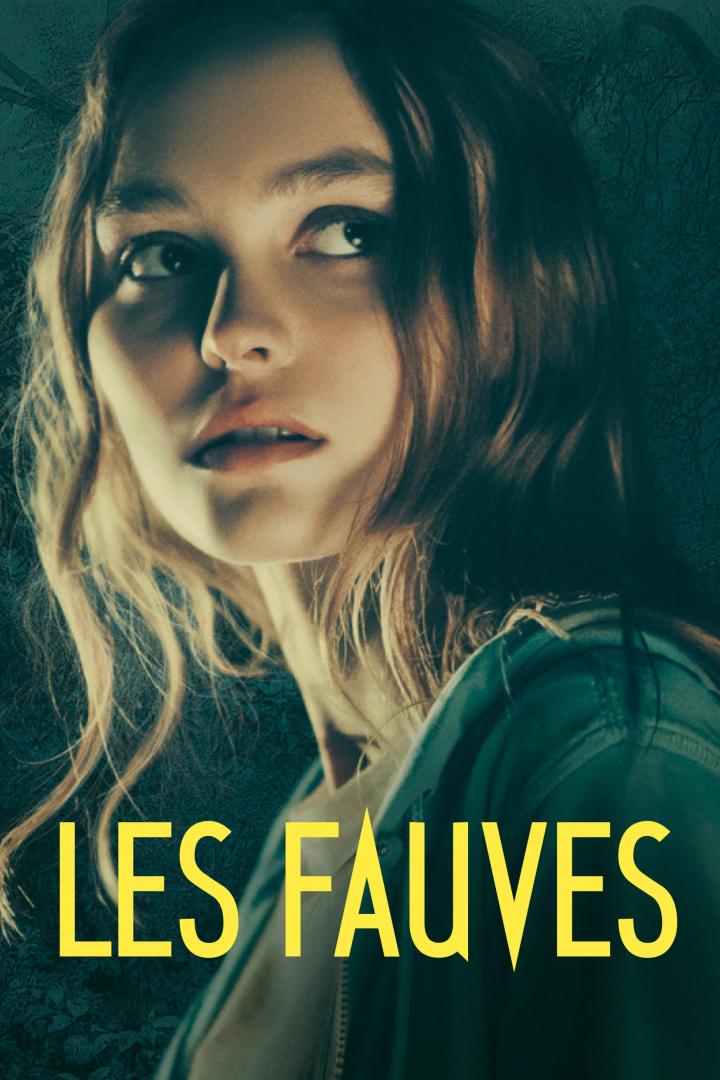 Das Filmplakat für „Les Fauves“ zeigt eine junge Frau, die nach oben blickt.