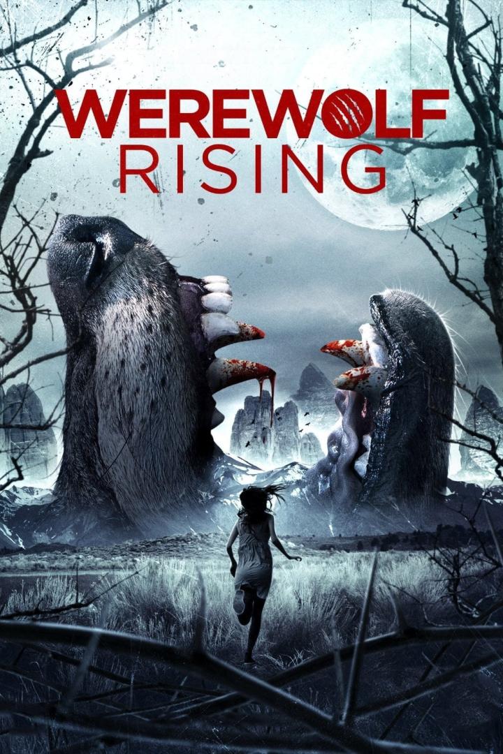 Eine Frau rennt vor einem riesigen Werwolfmaul im Filmplakat „Werewolf Rising“ davon.