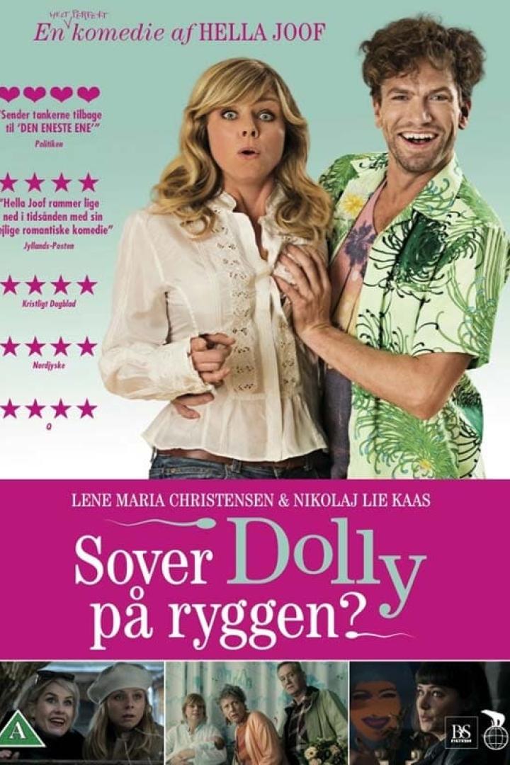 Das Filmplakat für die Komödie „Sover Dolly på ryggen?“ mit Lene Maria Christensen und Nikolaj Lie Kaas.