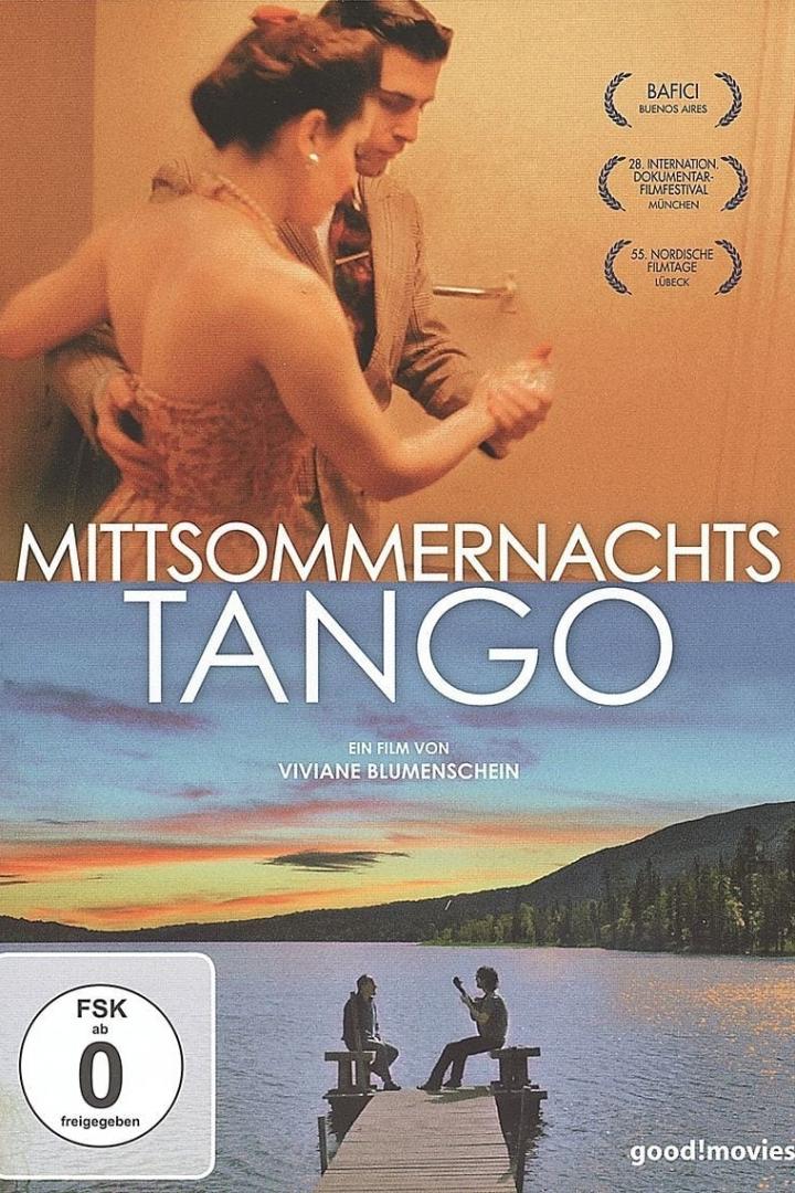 Das Filmplakat für „Mittsommernachtstango“ zeigt ein tanzendes Paar und eine Szene am See.