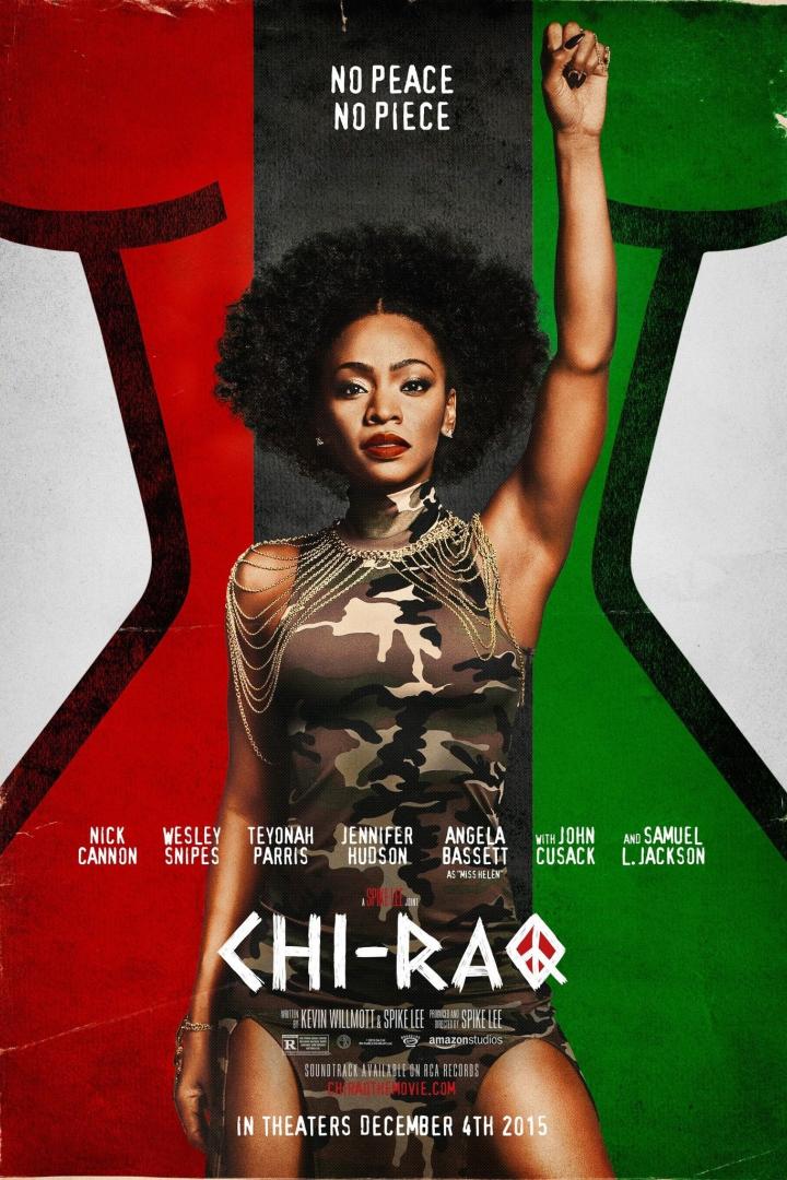 Das Filmplakat für „Chi-Raq“ zeigt Teyonah Parris mit erhobener Faust vor einem Hintergrund in den Farben der Panafrikanischen Flagge.