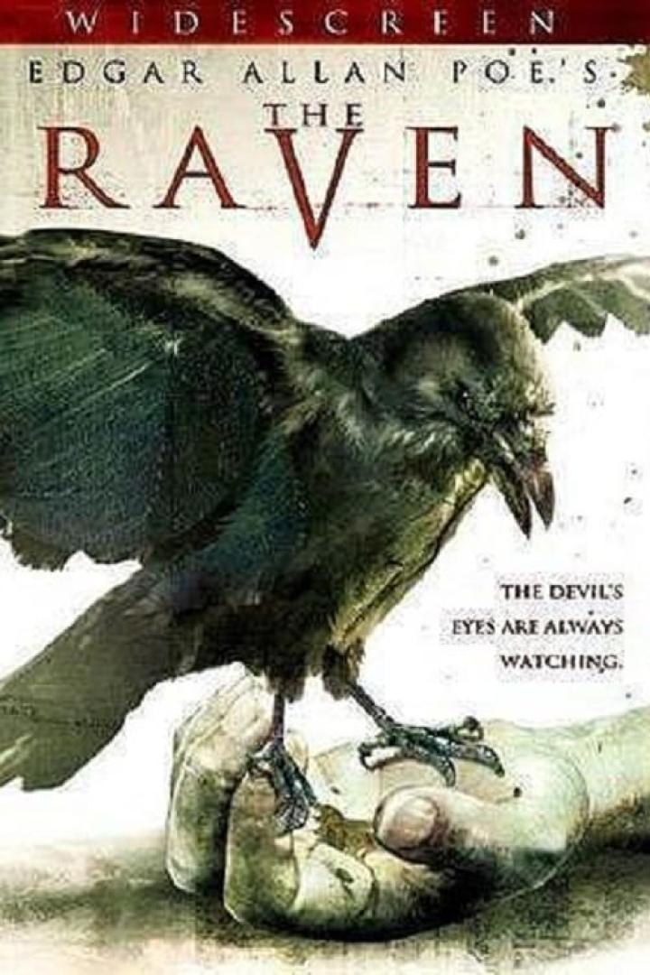 Das Filmplakat für „The Raven“ zeigt einen Raben, der auf einer Hand sitzt.