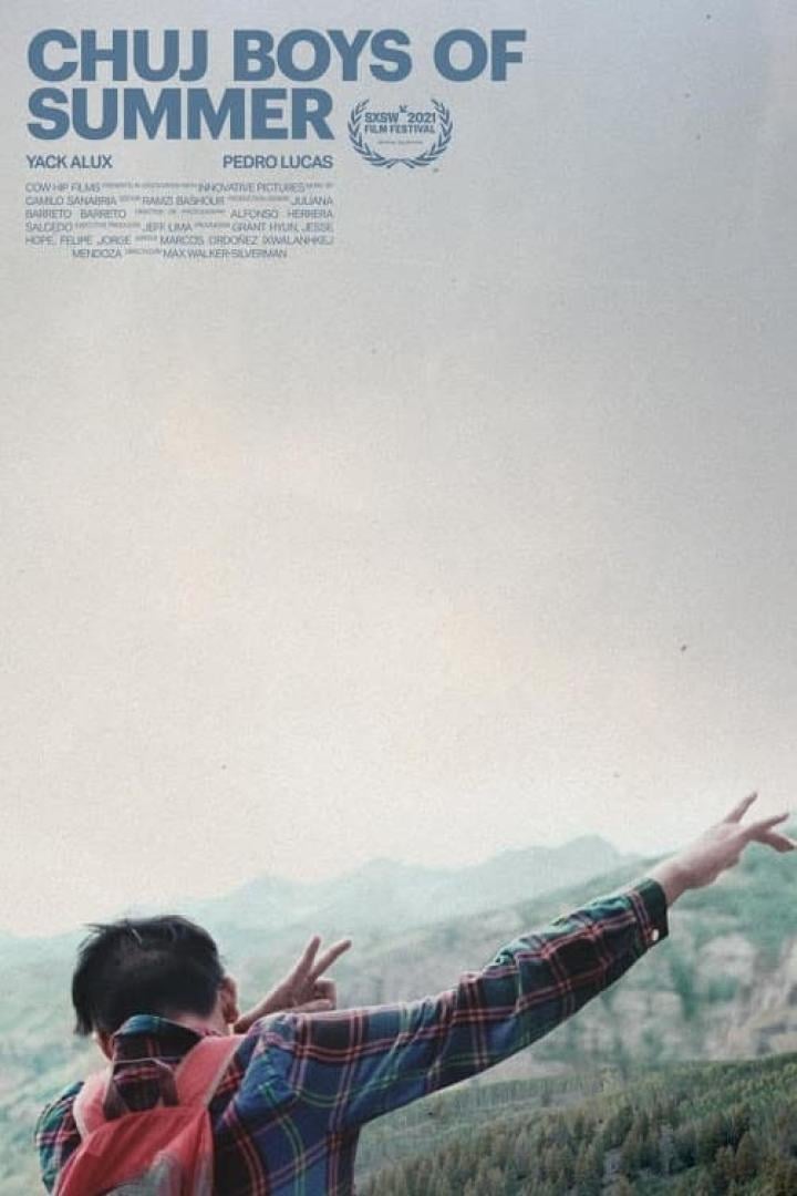Das Filmplakat für „Chuj Boys of Summer“ zeigt einen Mann mit Rucksack vor einer Berglandschaft.