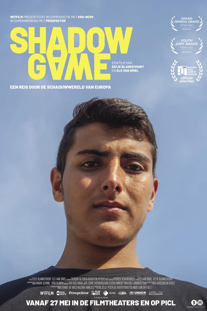 Das Filmplakat für „Shadow Game“ zeigt das Porträt eines jungen Mannes.