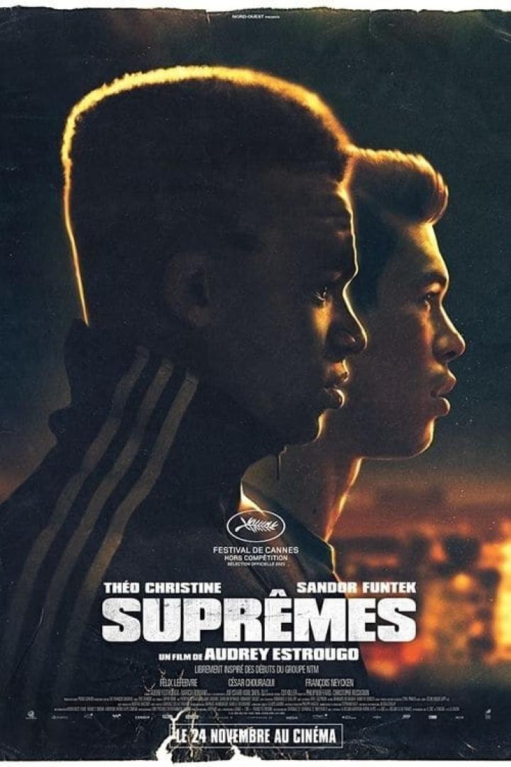 Das Filmplakat für „Suprêmes“ zeigt zwei junge Männer im Profil.