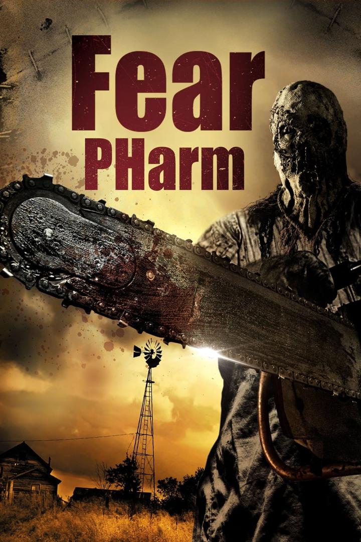 Ein Mann mit einer Maske hält eine blutige Kettensäge vor dem Hintergrund einer ländlichen Szene für „Fear Pharm“.