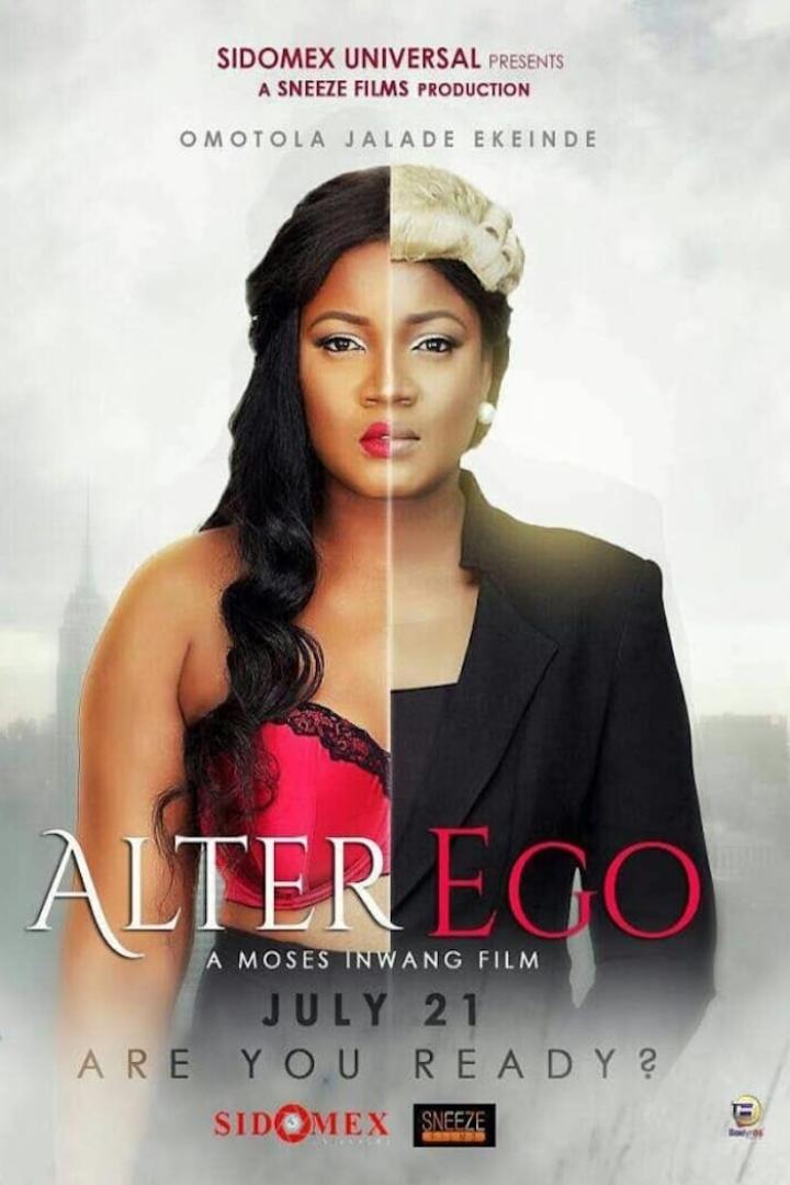 Das Filmplakat für „Alter Ego“ zeigt Omotola Jalade Ekeinde als Frau in zwei unterschiedlichen Rollen.