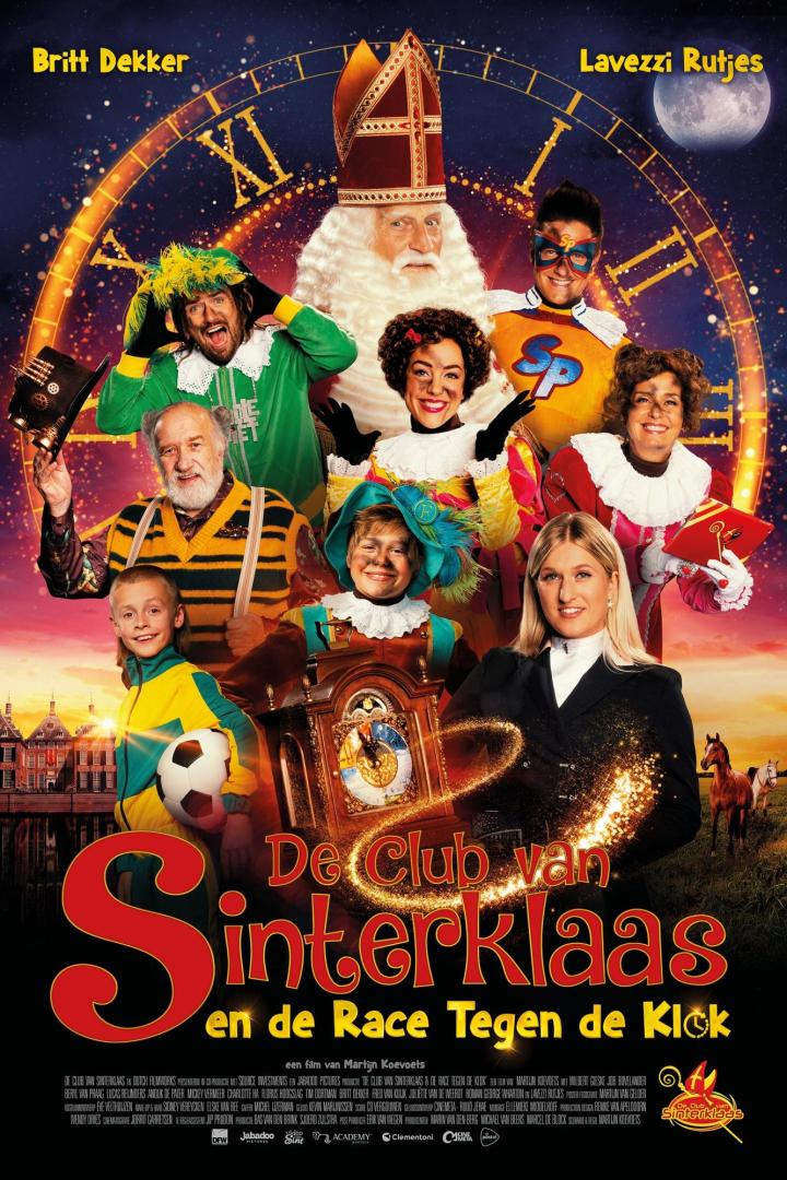 Das Filmplakat für „De Club van Sinterklaas en de Race Tegen de Klok“ zeigt Sinterklaas und seine Helfer.