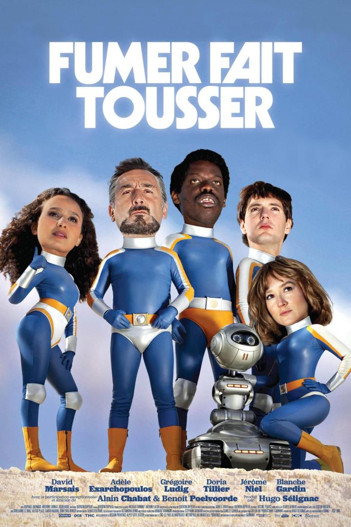 Das Filmplakat zu „Fumer fait tousser“ zeigt fünf Superhelden und einen Roboter vor blauem Himmel.