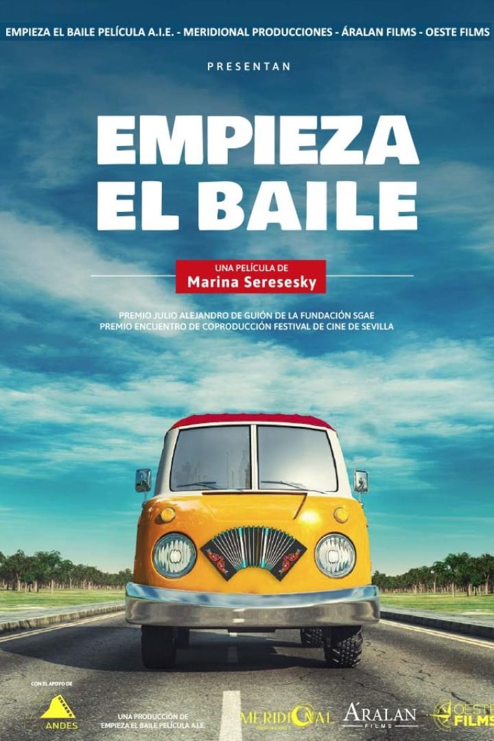 Das Filmplakat für „Empieza el Baile“ zeigt einen gelben VW-Bus mit einem Akkordeon auf der Motorhaube.