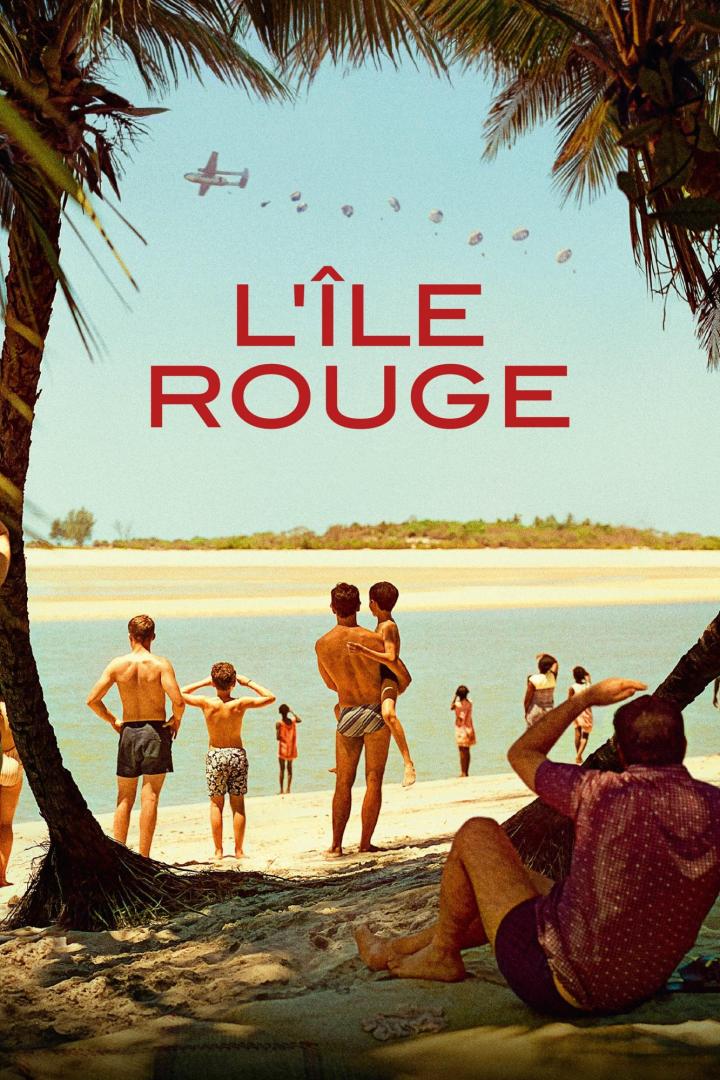 Das Filmplakat für „L'Île Rouge“ zeigt Menschen am Strand, ein Flugzeug und Fallschirme.