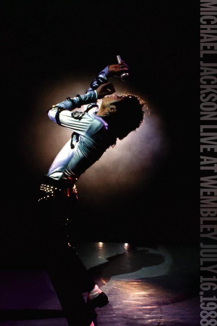 Michael Jackson singt während eines Konzerts in Wembley am 16. Juli 1988.