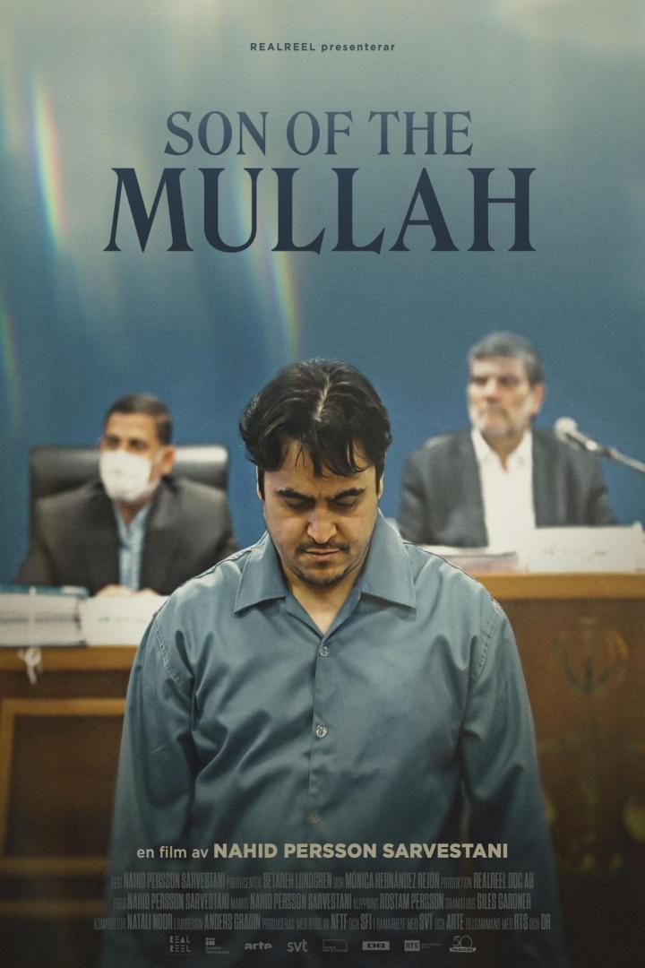 Das Filmplakat für „Son of the Mullah“ zeigt einen Mann in einem Gerichtssaal.