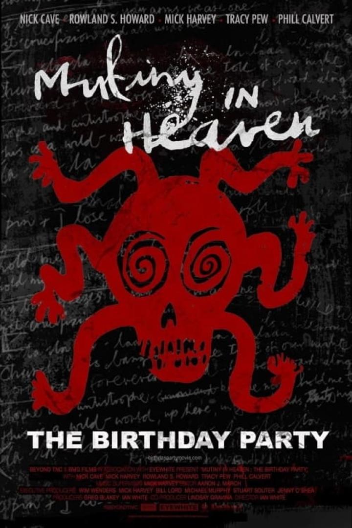 Das Filmplakat für „Mutiny in Heaven: The Birthday Party“ zeigt ein rotes, skelettartiges Monster.