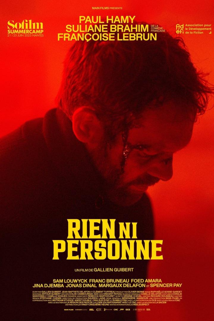 Das Filmplakat für „Rien ni personne“ zeigt das Gesicht eines Mannes mit einer blutigen Wunde.