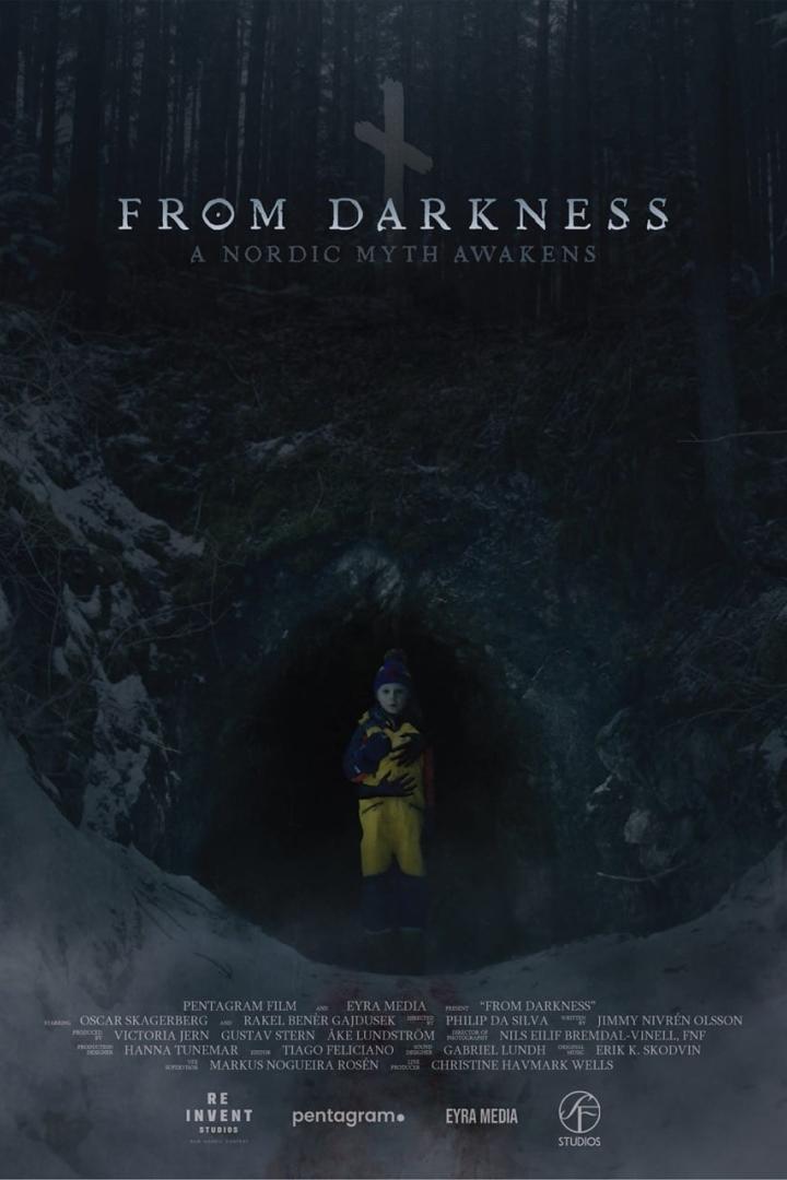 Ein Junge steht vor dem Eingang zu einer dunklen Höhle, Plakat für „From Darkness“.