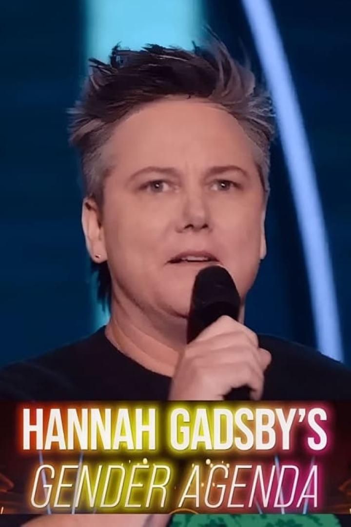 Hannah Gadsby bei einem Auftritt mit Mikrofon, im Hintergrund der Titel „Gender Agenda“.