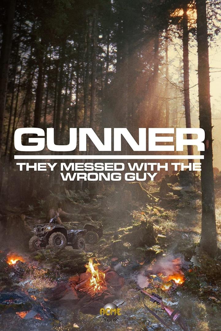 Ein Filmposter für „Gunner“ zeigt ATVs, Feuer und Gewehre in einem Wald.